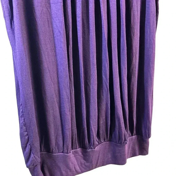 NWT Woman’s short sleeve top shirt MEDIUM flattering - Picture 3 of 3